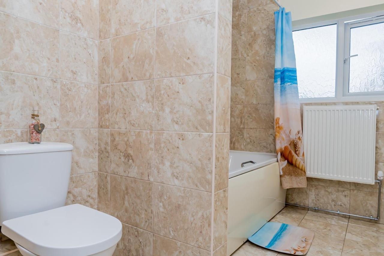 Guest house Shirley House: Self-catering Near Hospitals